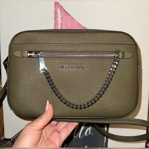 Michael 🤎 Kors NWT Khaki Crossbody Bag with Chain Detail